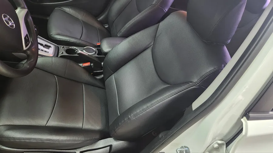 Hyundai Elantra MD seat ventilation - Hyundai Elantra MD Seat Heating & Ventilation Review — Enhanced C photo 3