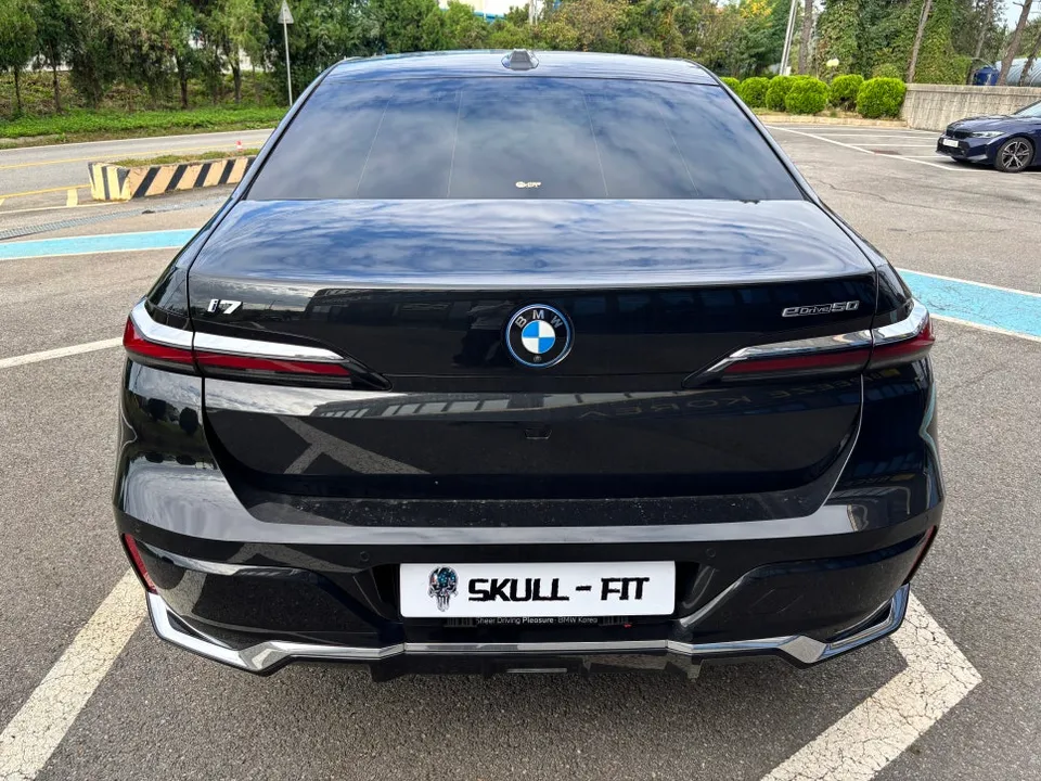 BMW i7 PPF施工事例｜傷から守るプロテクションフィルム 施工写真 2-1