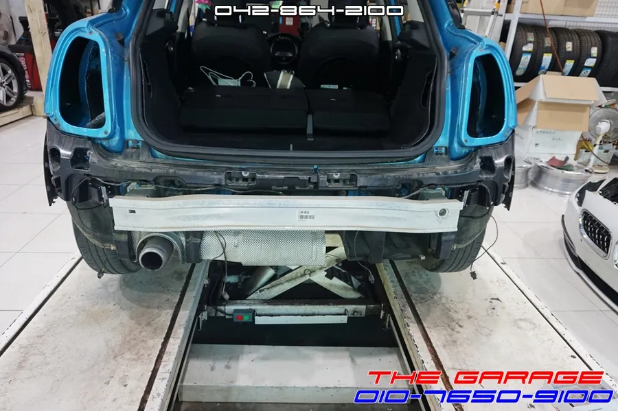 MINI MINI Cooper oem options - MINI Cooper Blind Spot Assist Review — Enhanced Safety photo 5