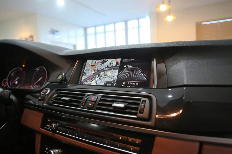 BMW 7 Series dash cam - BMW 7 Series Dash Cam Installation Review photo 4