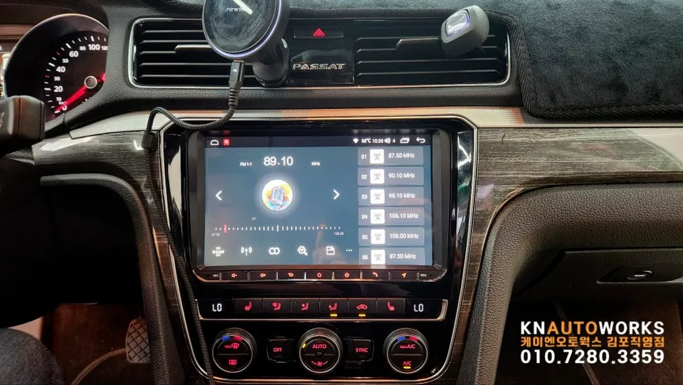 Volkswagen PassatのAndroid Auto・CarPlay取付事例 施工写真 1-2