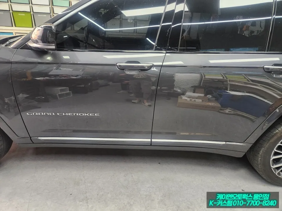 Jeep Grand Cherokee body kit - Jeep Grand Cherokee Side Steps Review — Enhanced Accessibility photo 4
