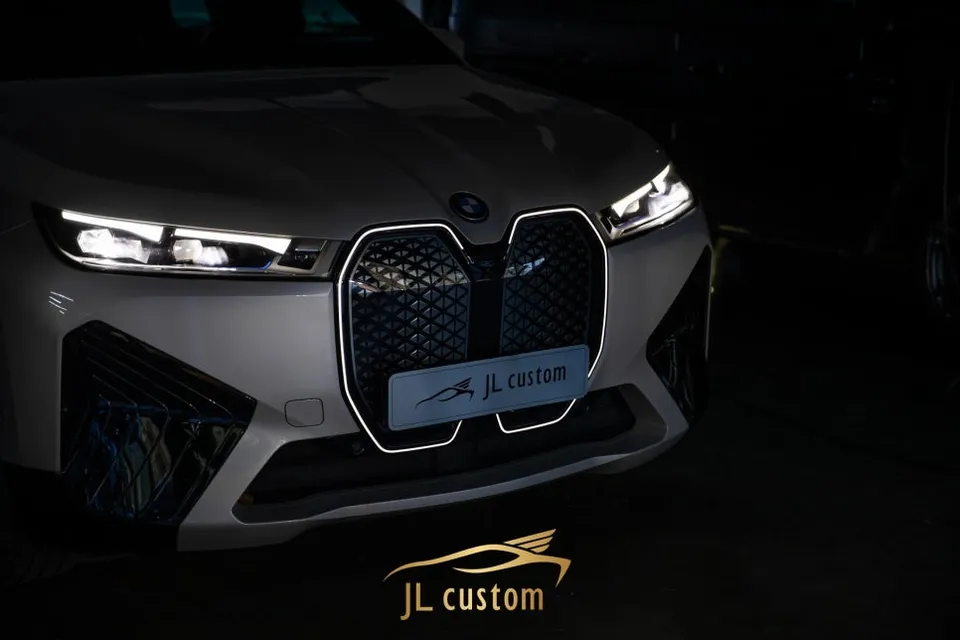 BMW iX ambient lighting - BMW iX Ambient Lighting Review — Enhanced Interior Mood photo 5