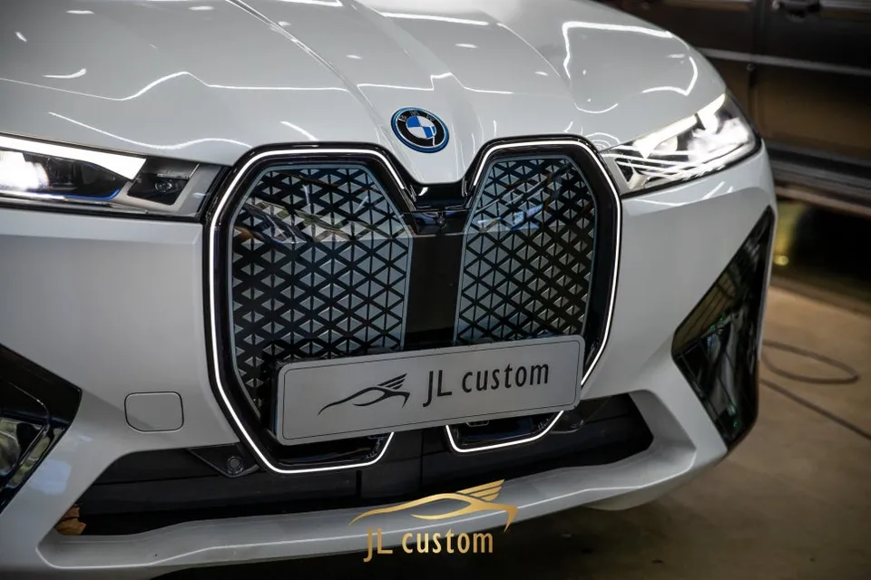 BMW iX ambient lighting - BMW iX Ambient Lighting Review — Enhanced Interior Mood photo 6