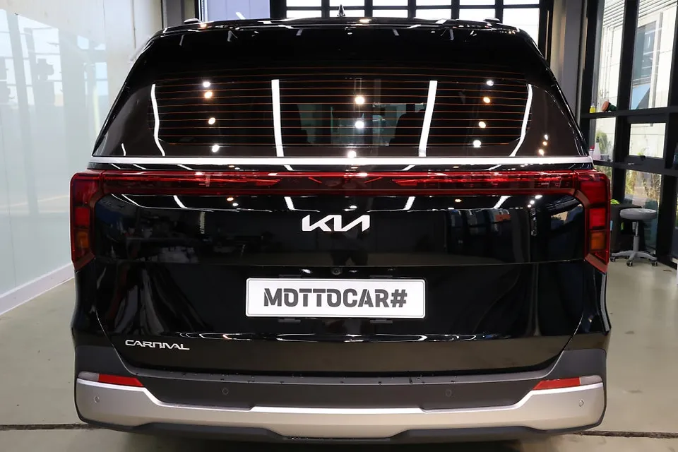 Kia Carnivalのカーフィルム施工事例｜費用目安・仕上がり 施工写真 3