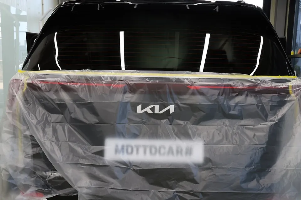 Kia Carnivalのカーフィルム施工事例｜費用目安・仕上がり 施工写真 5