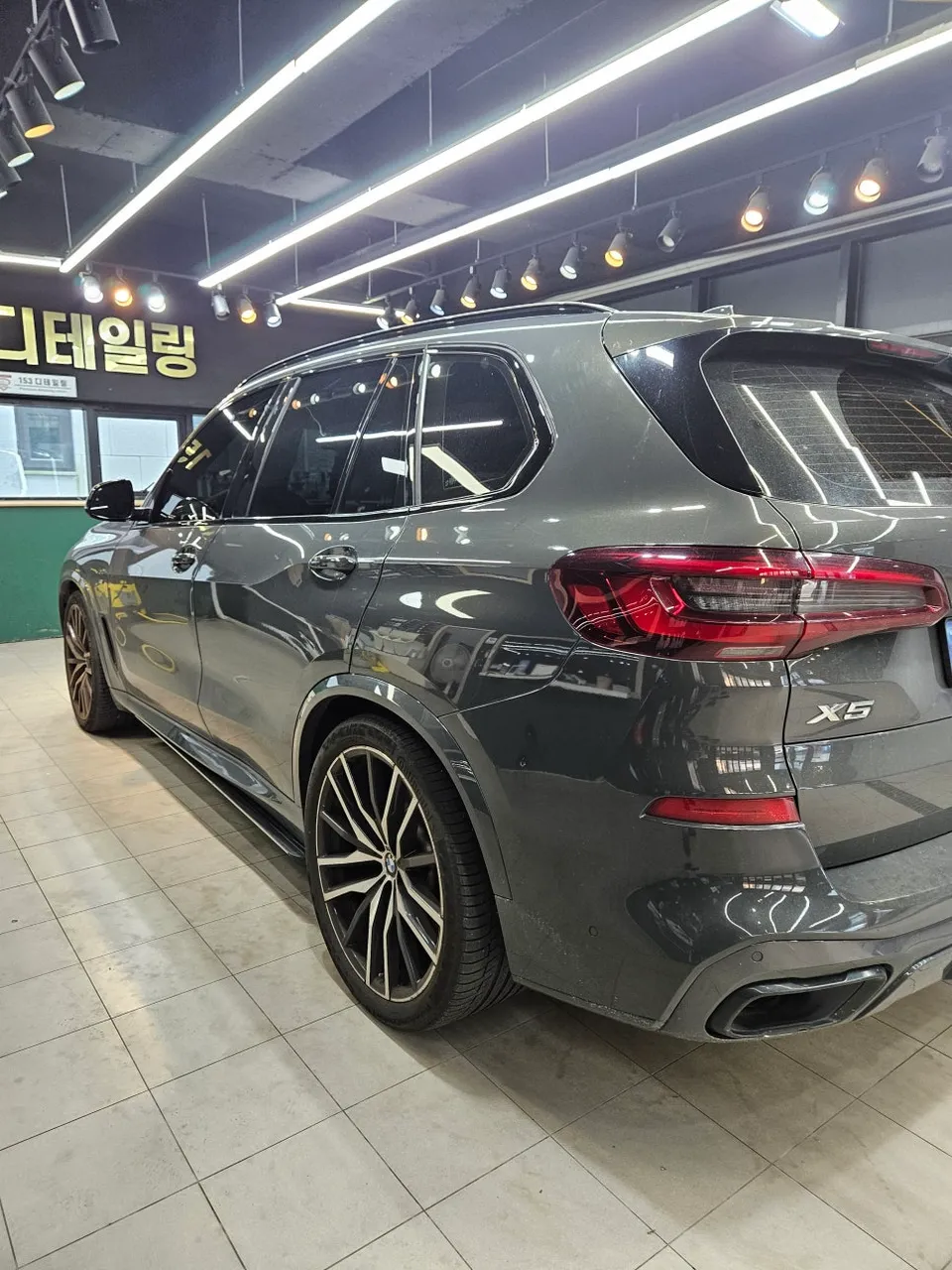 BMW X5 interior customization - BMW X5 Interior Customization Review — Premium Detailing photo 3