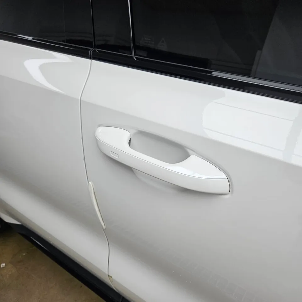 Kia Sorento MQ4のドアキャッチラッピング事例 施工写真 1-2