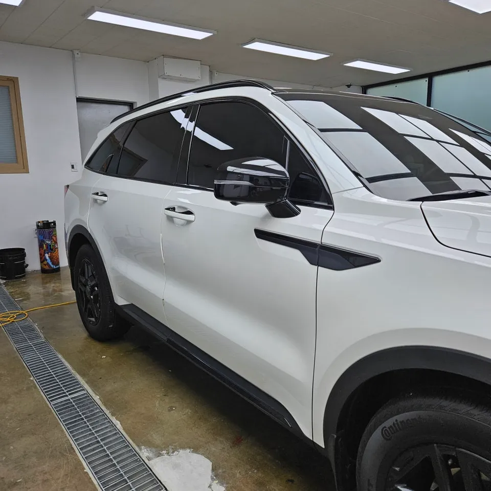 Kia Sorento MQ4のドアキャッチラッピング事例 施工写真 2-2
