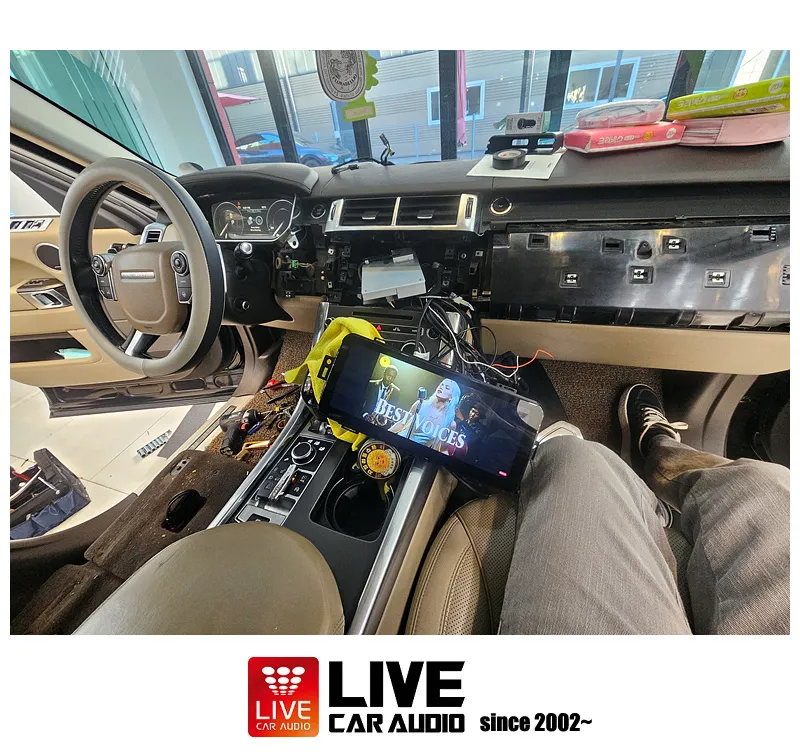 Land Rover Range Rover Sportのカーオーディオ施工事例 施工写真 2-1