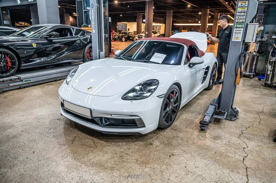 Porsche 718 Boxster GTS exhaust upgrade installation result