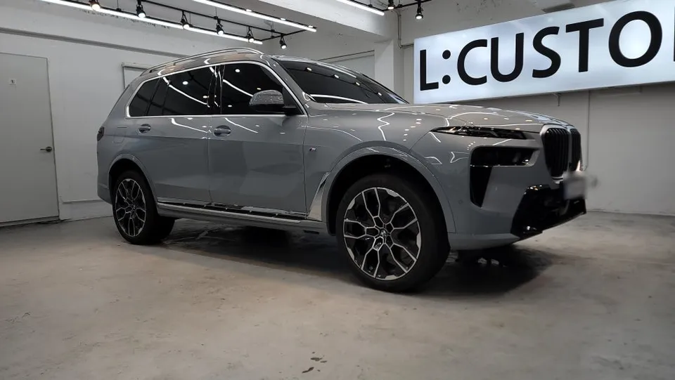 BMW X7 カーフィルム施工事例|高級SUVの断熱・紫外線対策 施工写真 1-3