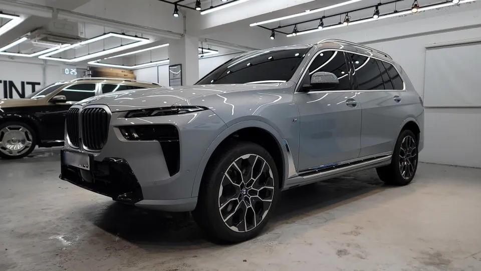 BMW X7 カーフィルム施工事例|高級SUVの断熱・紫外線対策 施工写真 3-3