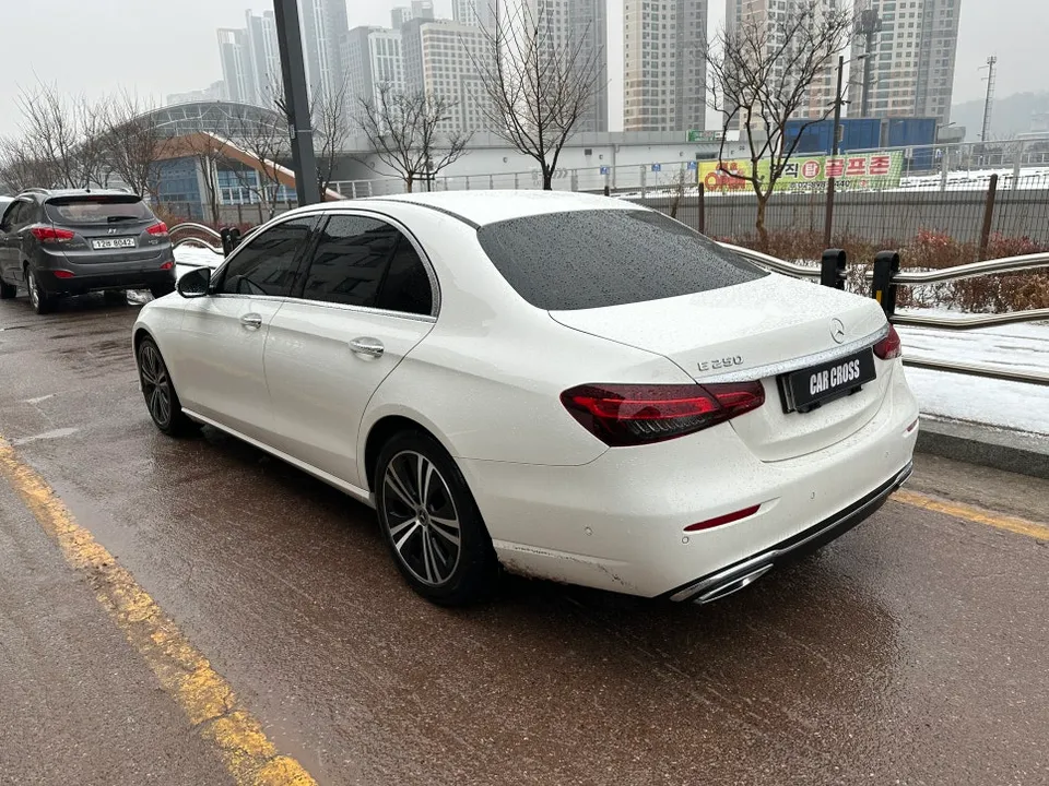 Mercedes-Benz EクラスのPPF施工事例|費用目安と仕上がり 施工写真 2-1