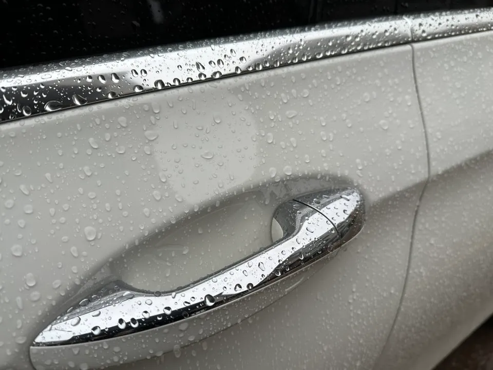 Mercedes-Benz EクラスのPPF施工事例|費用目安と仕上がり 施工写真 1-2