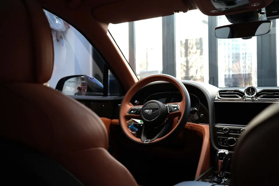 Bentley BentaygaのPPF施工事例｜費用目安と仕上がり 施工写真 1-1