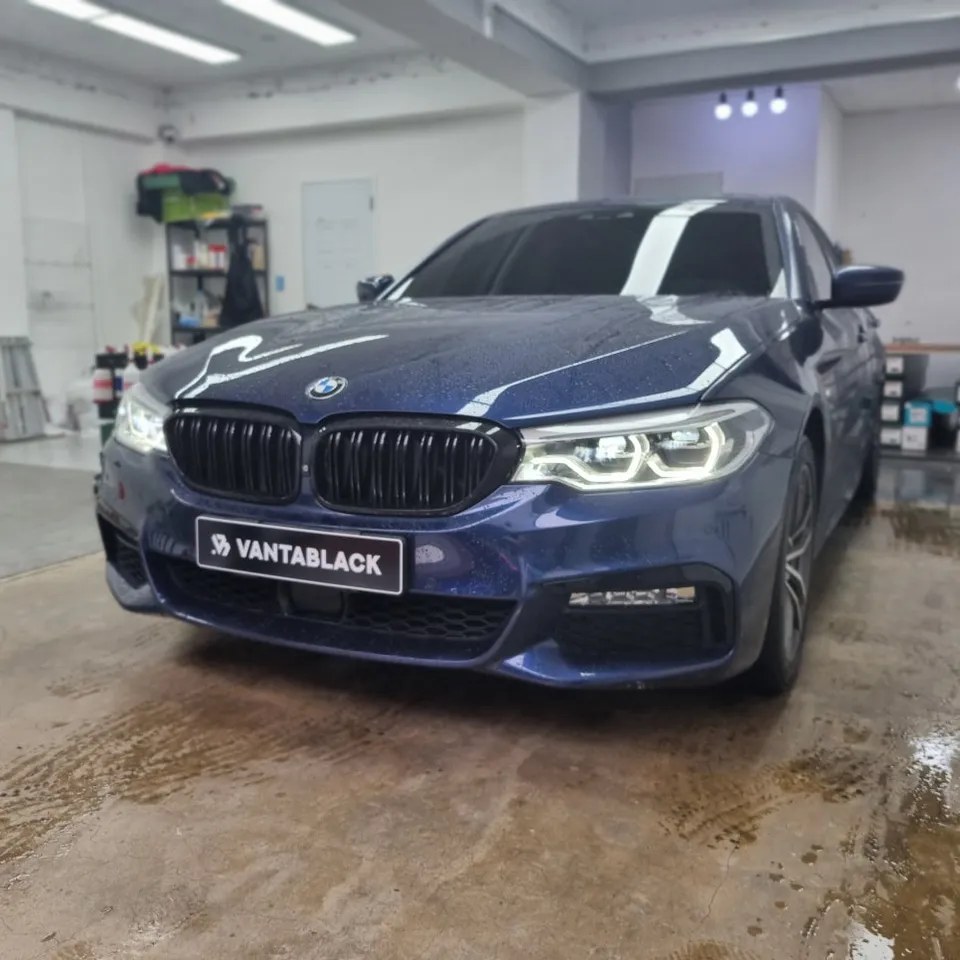 BMW 5 Series G30のカーラッピング事例｜サテンダークグレー 施工写真 3-1