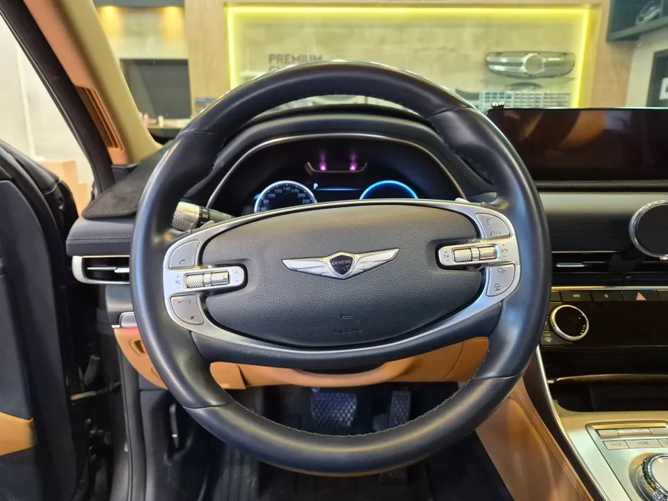 Genesis GV80 steering wheel - Genesis GV80 Steering Wheel Customization Review photo 3