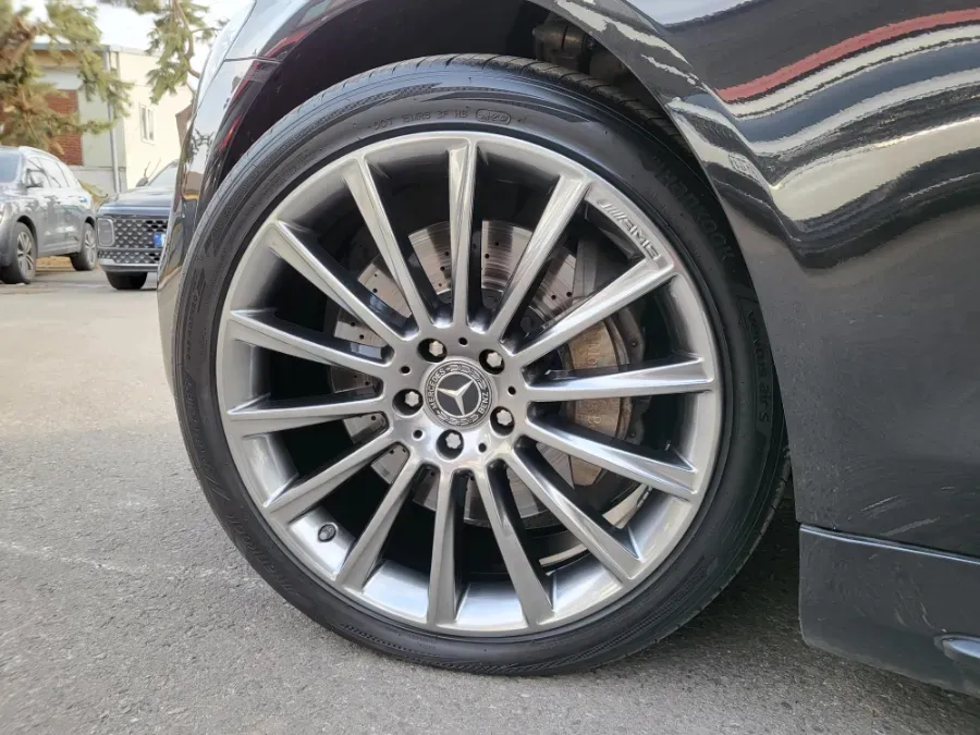 Mercedes-Benz S-Classのホイールリペア・塗装事例 写真