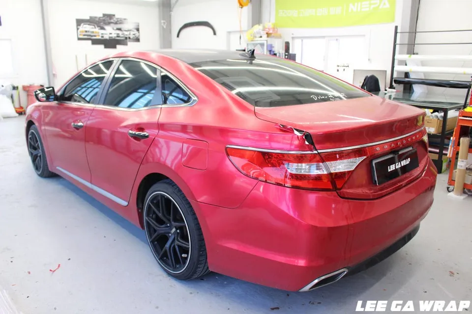 Hyundai Grandeur HGのカーラッピング事例|費用目安・仕上がり 施工写真 3-1