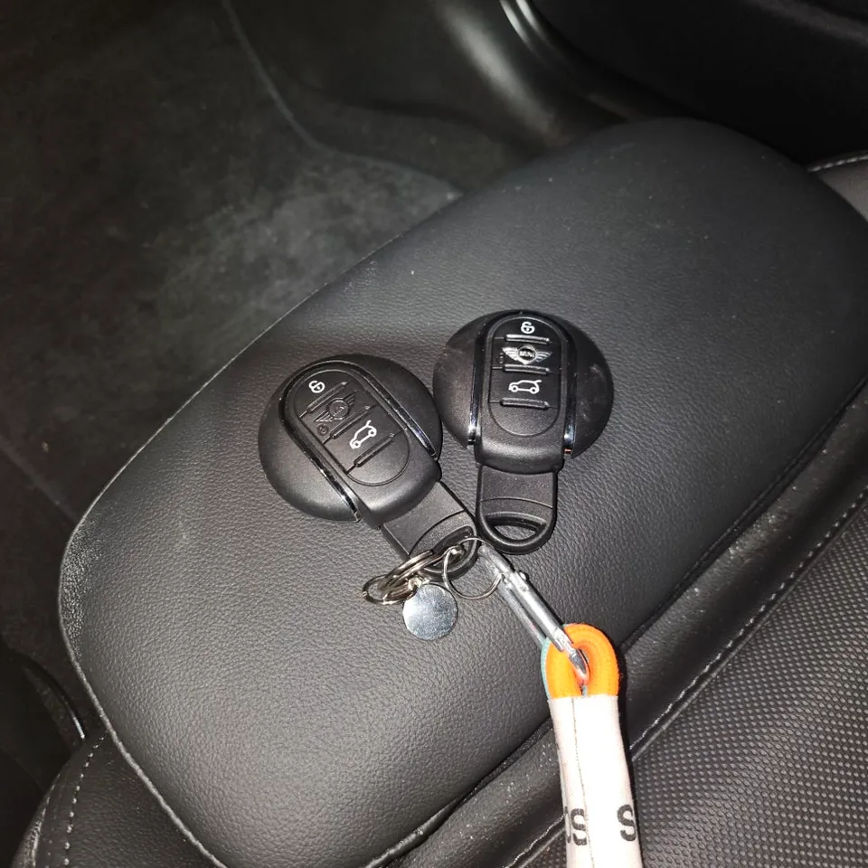BMW MINI Cooper oem options - BMW MINI Cooper Smart Key Replacement Review photo 4