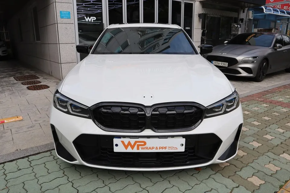 BMW 3 Seriesのカーラッピング事例|サテンブラックの仕上がり 施工写真 2-2