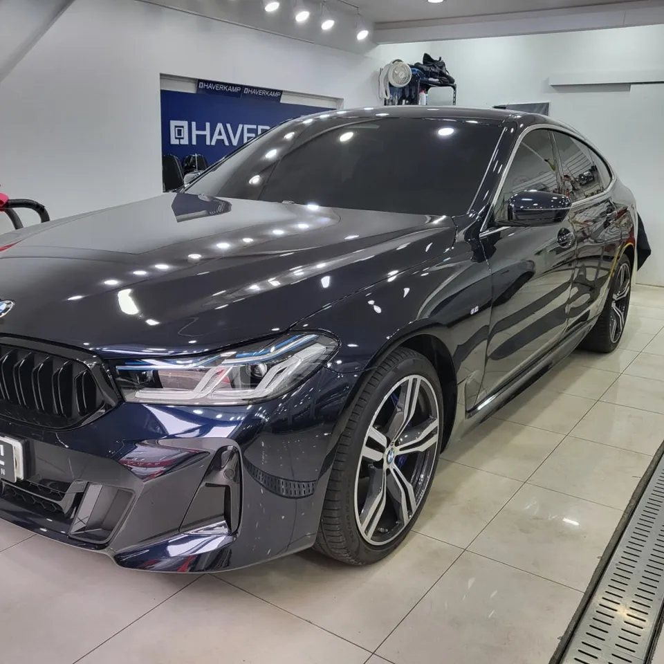 BMW 6 Series GTのカーラッピング事例|費用目安・仕上がり 施工写真 2-1