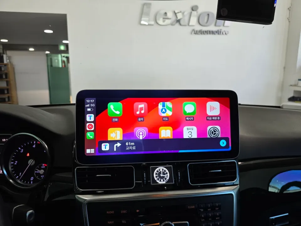 Mercedes-Benz ML 350のAndroid Auto・CarPlay取付事例 施工写真 2-2