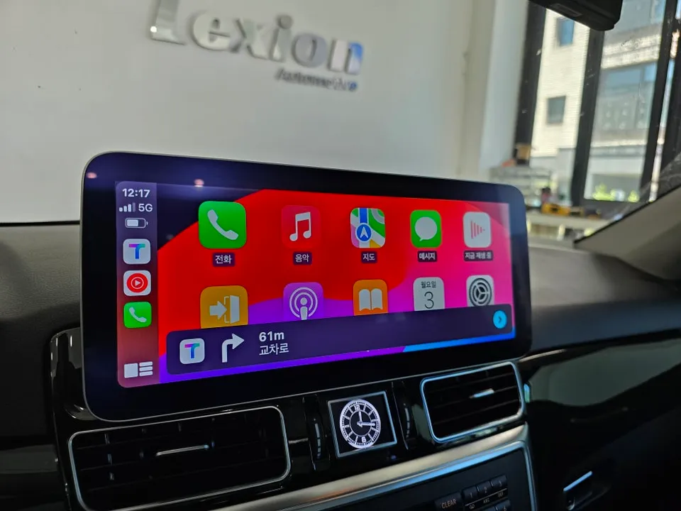 Mercedes-Benz ML 350のAndroid Auto・CarPlay取付事例 施工写真 3-2