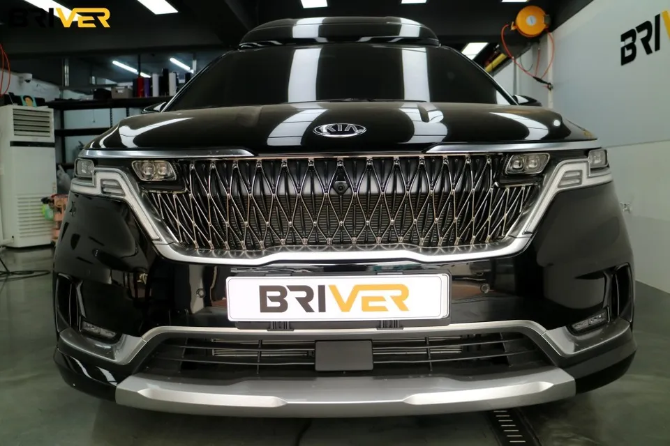 Kia Carnival vinyl wrap - Kia Carnival Vinyl Wrap Review — Chrome Delete & Color Change photo 3