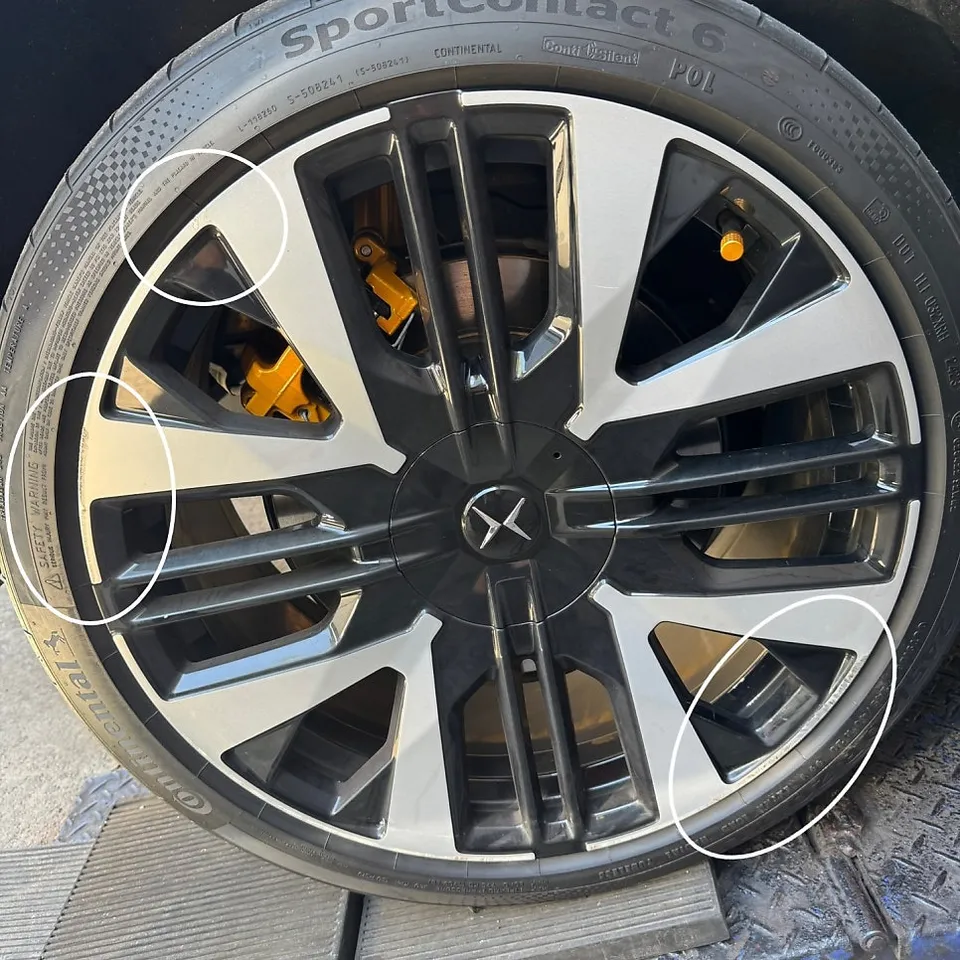 Volvo Polestar 2のホイールリペア・塗装事例 施工写真 2
