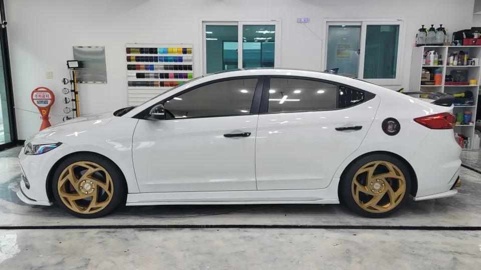 Hyundai Elantra Sport vinyl wrap - Hyundai Elantra Sport Vinyl Wrap Review — Duo-Tone Style photo 3