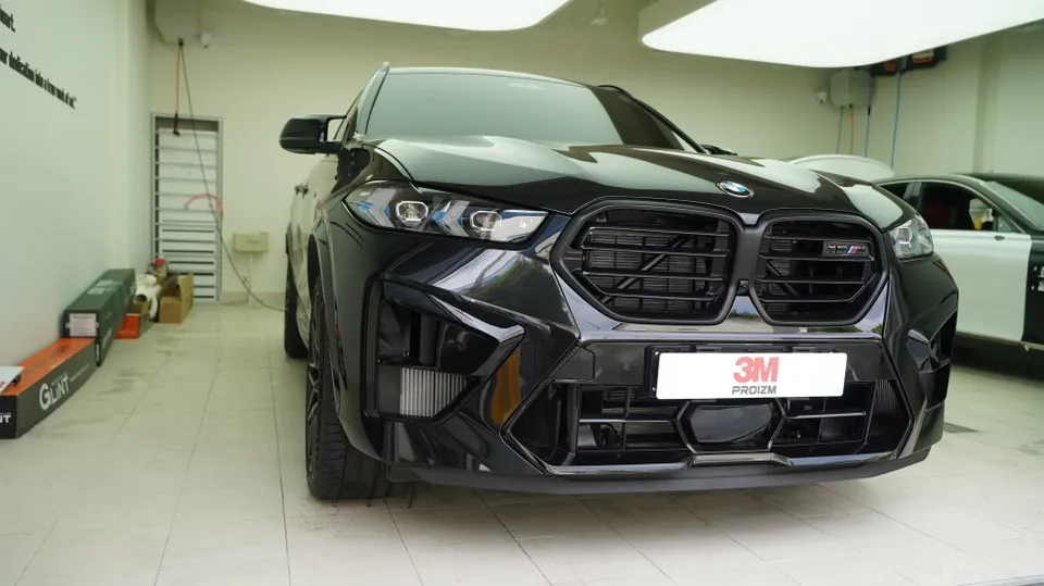 BMW X6のPPF施工事例｜無光フィルムで個性を演出 施工写真 3-1
