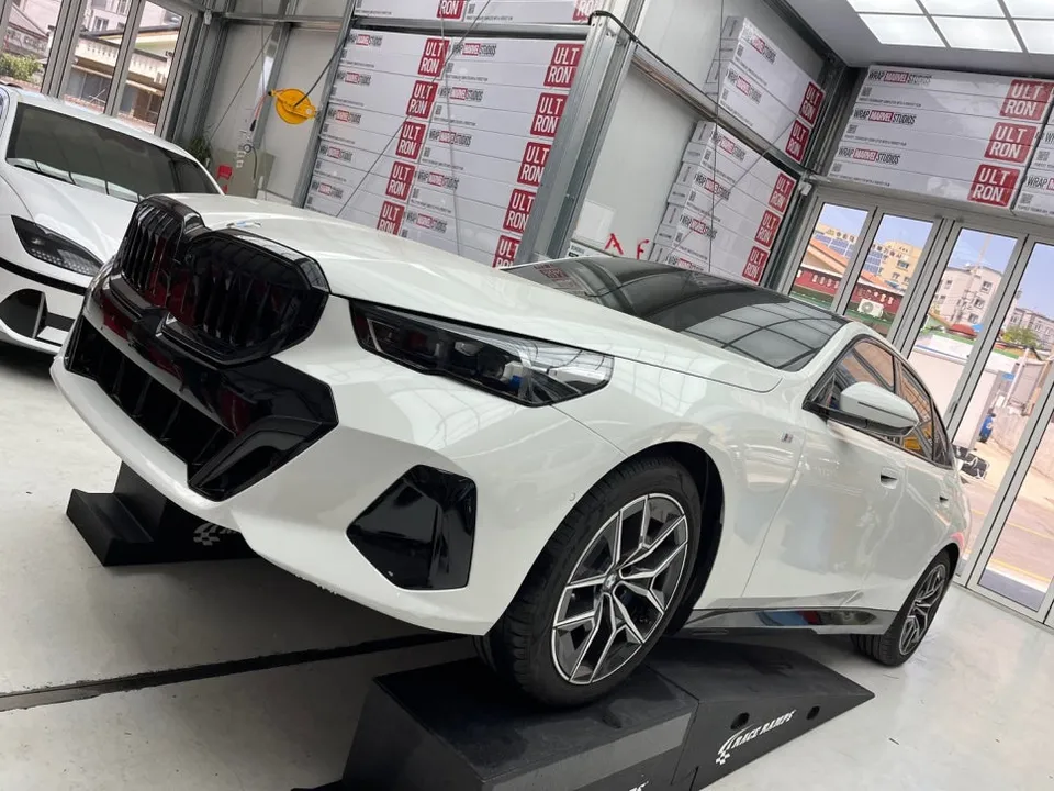 BMW 5 SeriesのPPF施工事例｜費用目安・仕上がり 施工写真 2-1