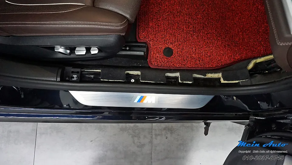 BMW 7 Seriesのドライブレコーダー取付事例 施工写真 3-2