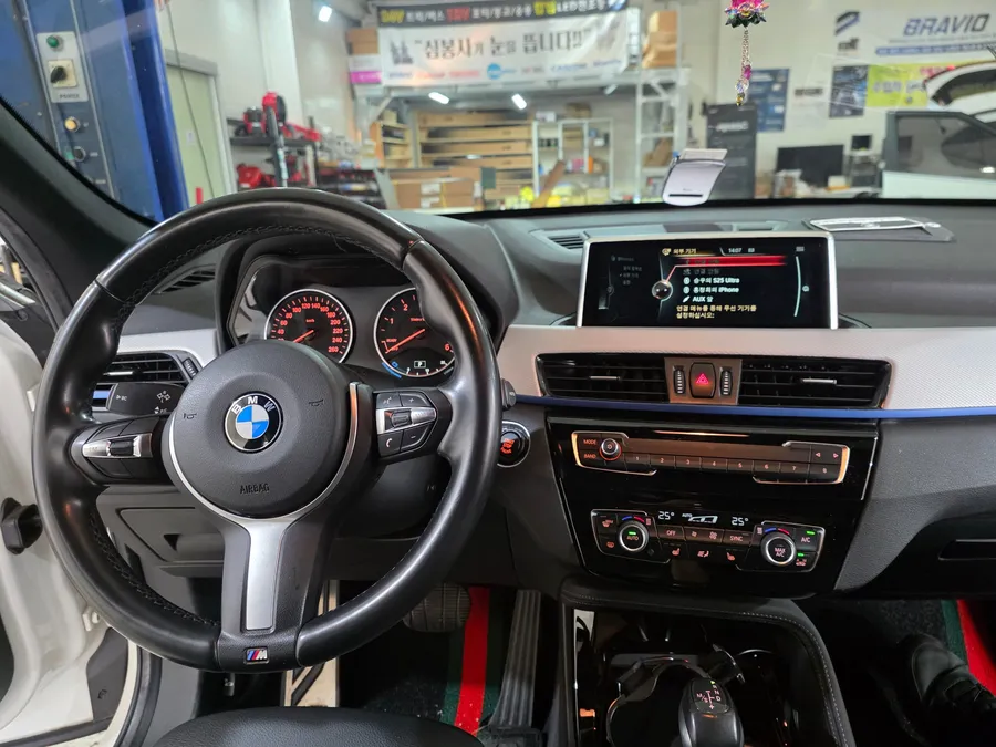 BMW X1のAndroid Auto・CarPlay取付事例 施工写真 3-1