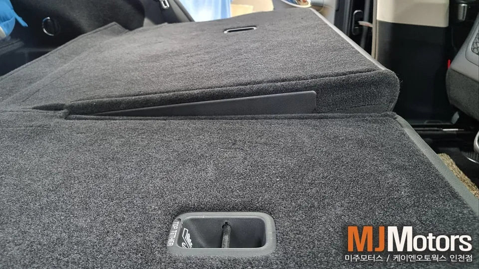 Genesis GV70 other - Genesis GV70 Camping Seat Flattening Review photo 3