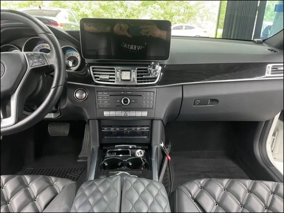 Mercedes-Benz E-Class W212のカーラッピング事例 施工写真 3