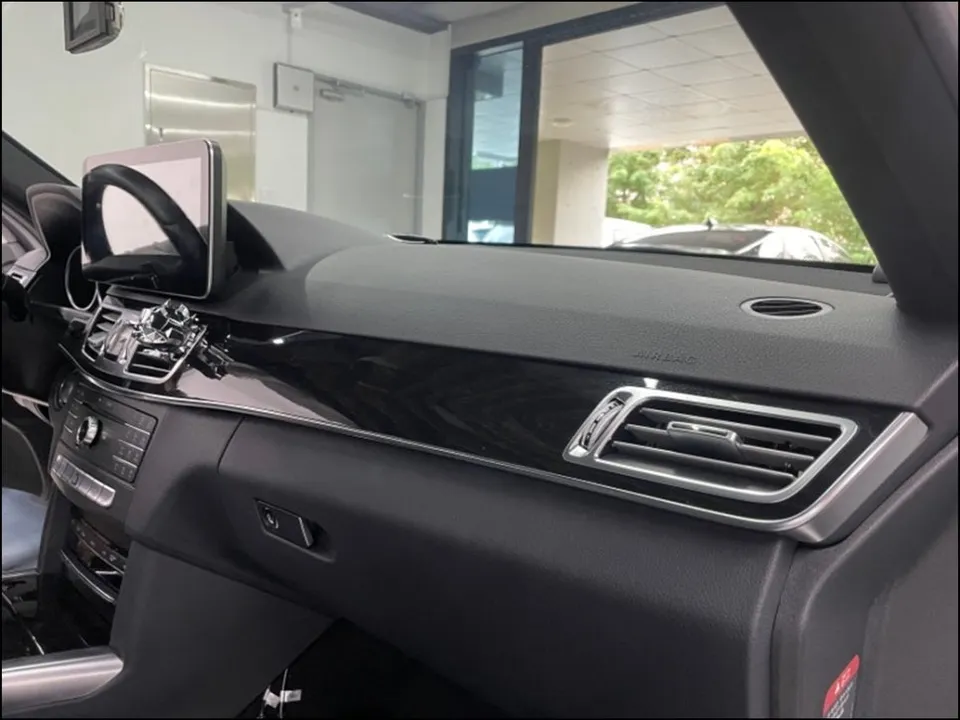 Mercedes-Benz E-Class W212のカーラッピング事例 施工写真 5