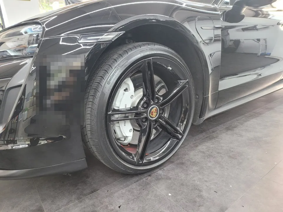ポルシェ タイカン ホイールラッピング事例|費用目安・仕上がり 施工写真 3-3