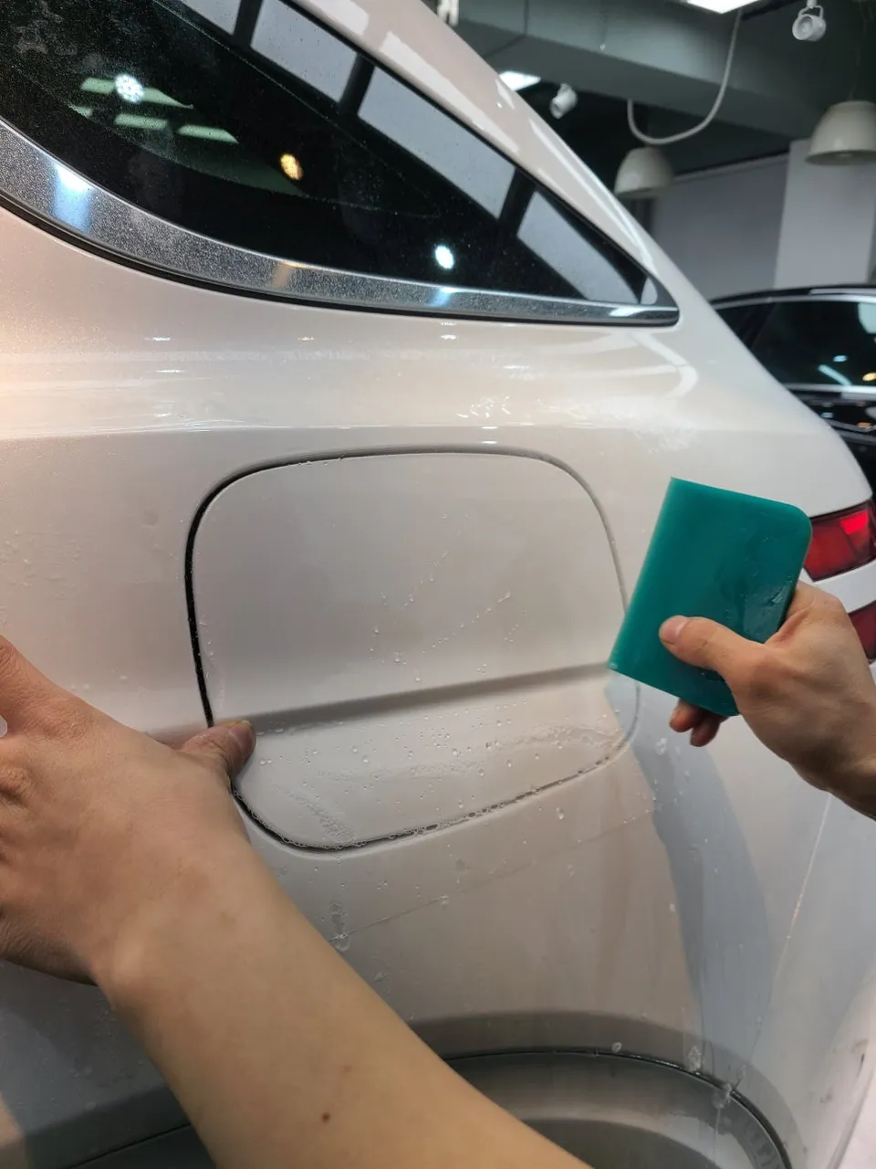 Genesis GV70 PPF施工事例|費用目安と仕上がり 施工写真 2-3
