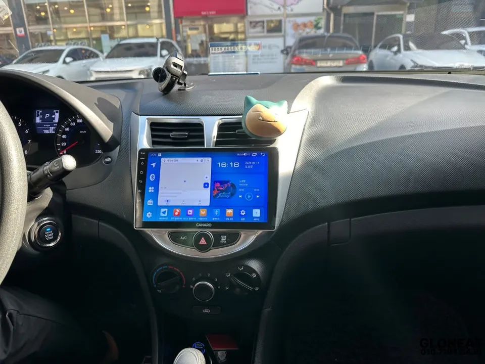 Hyundai AccentのAndroid Auto・CarPlay取付事例 施工写真 1-2