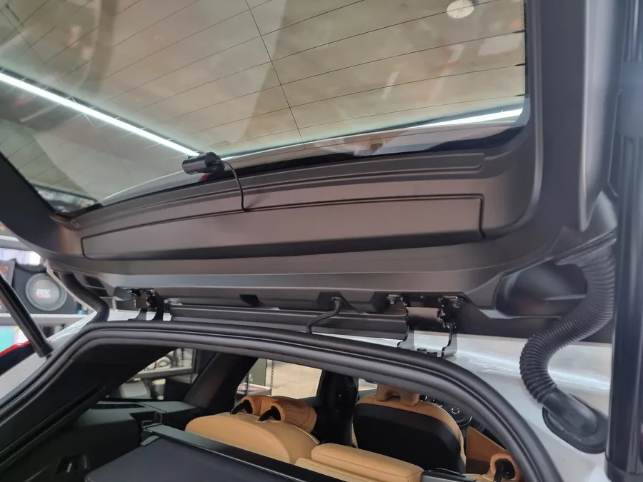 Volvo XC60のドラレコ取付事例|費用目安と仕上がり 施工写真 2-3