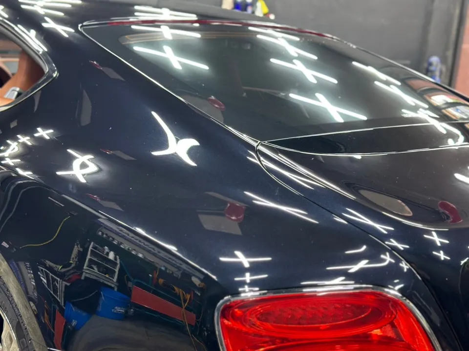 Bentley Bentleyのカーラッピング事例|費用目安・仕上がり 施工写真 3-1