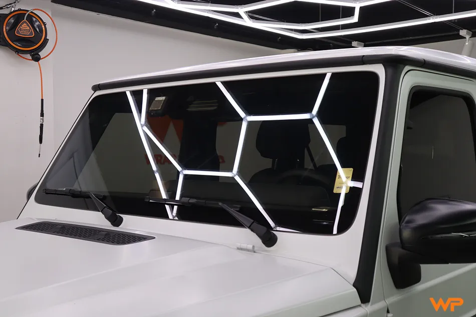 Mercedes-BenzのPPF施工事例 施工写真 2-1