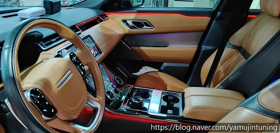 Land Rover Range Rover Velar ambient lighting - Land Rover Range Rover Velar Ambient Lighting Review — Cost photo 4