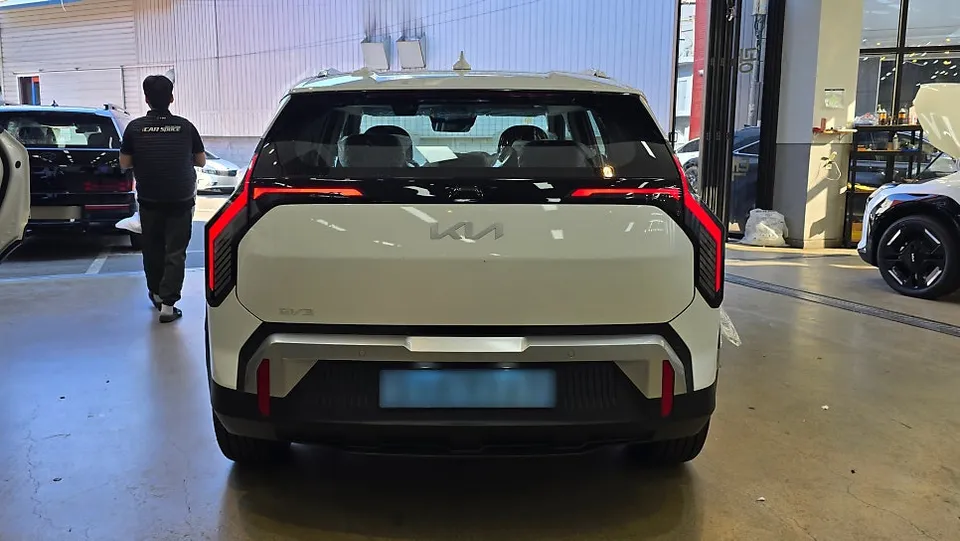 Kia EV3 new car package - Kia EV3 New Car Package Review — Flawless Finish photo 4
