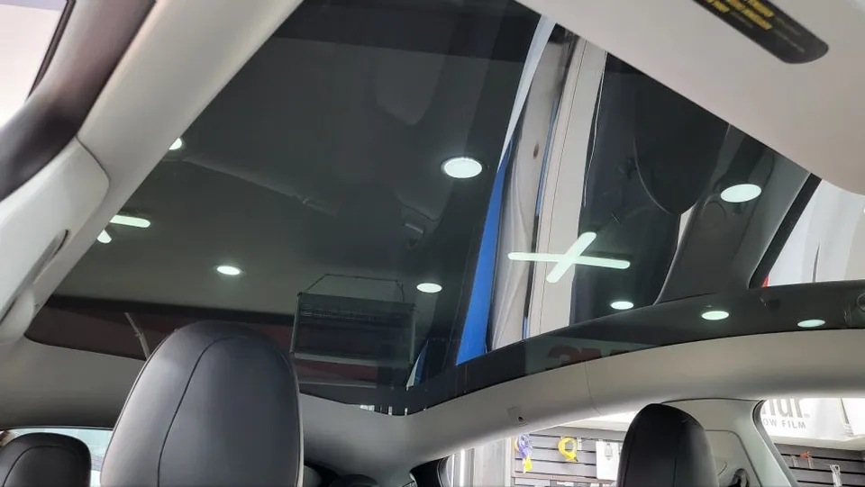 Tesla Model Yのカーフィルム施工事例|費用目安・仕上がり 施工写真 2-2