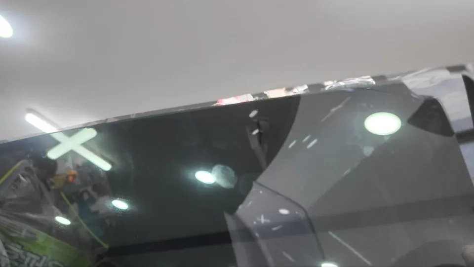 Tesla Model Yのカーフィルム施工事例|費用目安・仕上がり 施工写真 1-3