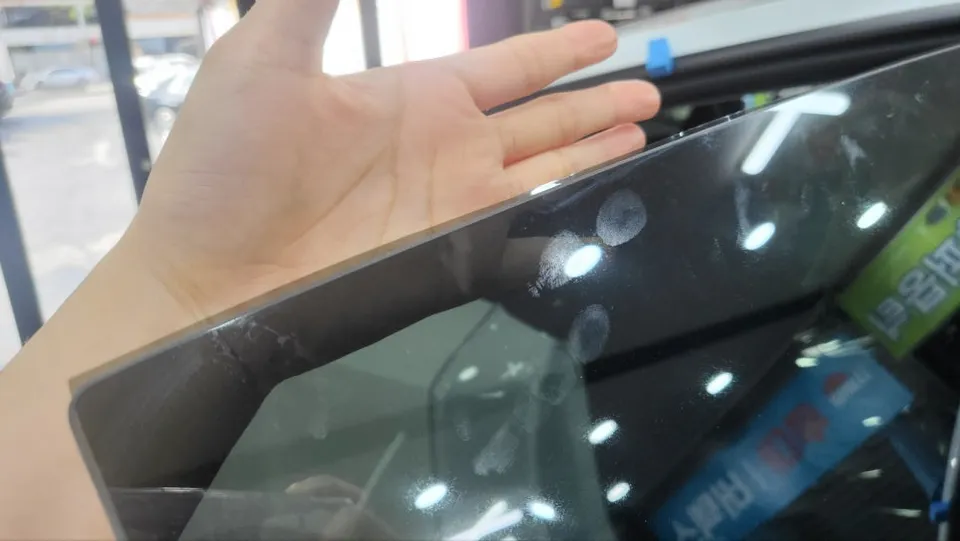 Tesla Model Yのカーフィルム施工事例|費用目安・仕上がり 施工写真 2-3
